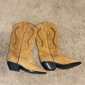 Tan Suede Western Cowboy Boots - Women's Stylish Riding Boots